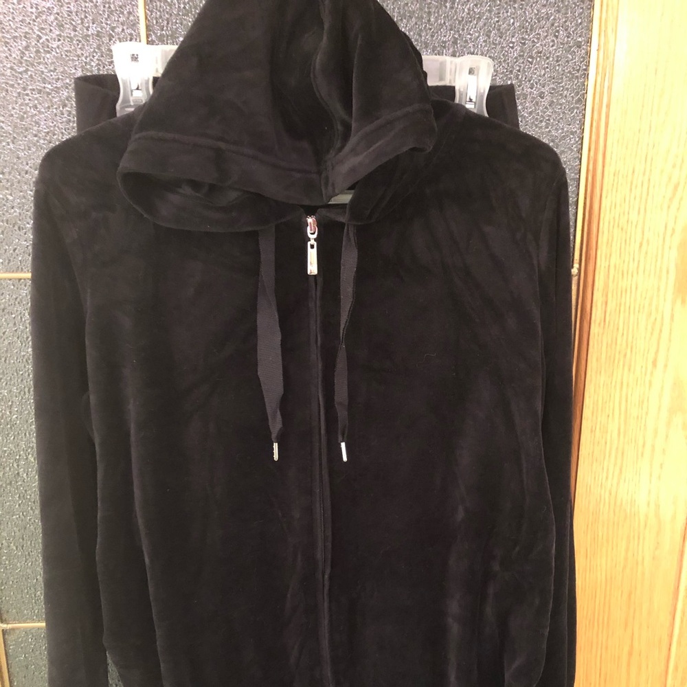 Valour lounge suit- maternity.